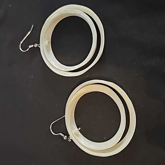 2 Pair of Sea Shell Pierced Earrings🐈14 - Picture 7 of 10